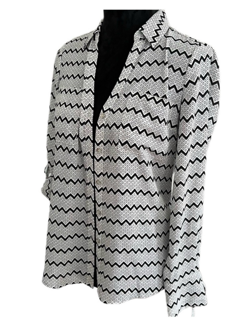 Candies Geometric Black and White Button Down Blouse